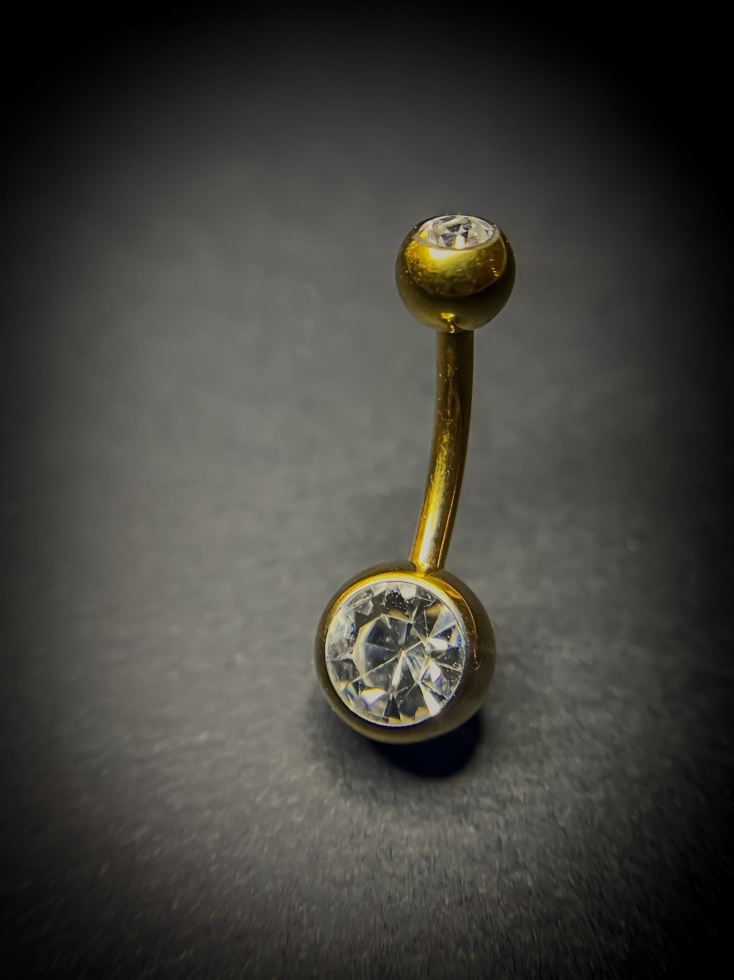 ✨ Titan Gold Bauchnabelpiercing – Glanzvoll. Elegant. Zeitlos.